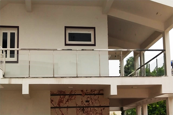 SS-wooden-railings-bangalore-Dev-Metal-India
